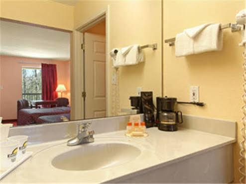 Days Inn By Wyndham Ocean Springs Kültér fotó